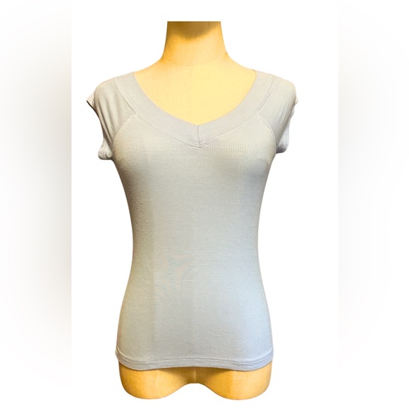 Urban Outfitters BDG Shannen V-Neck Top Light Blue - Picture 6 of 9